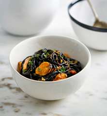 Spaghettini com mexilhão e molho arrabiata