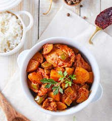 Muslos de pollo en adobo con nopales TM6