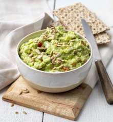 Lauwarmer Avocado-Ei-Aufstrich