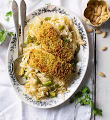 Badem Kıtırlı Somon ve Kuşkonmazlı Limonlu Tagliatelle