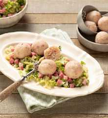 Grießknöderl mit Geselchtem und Kohlgemüse