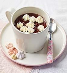 Cioccolata calda con meringhe