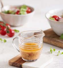 Sos winegret z olejem z suszonych pomidorów