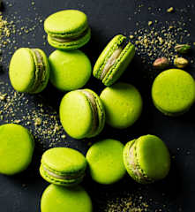 Pistazien-Macarons mit Pistazien-Ganache