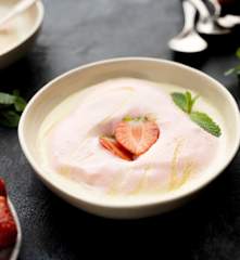 Spuma alle fragole con crema alla menta