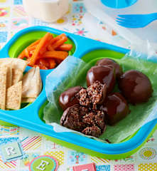 Bocados de cacahuate y chocolate