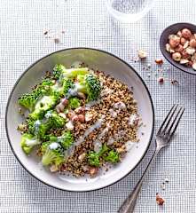 Quinoa et brocoli, sauce chèvre-noisettes