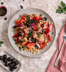 Sałatka z grillowanej papryki i ciecierzycy