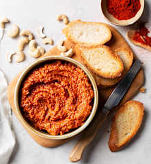 Veganer Paprika-Cashew-Dip