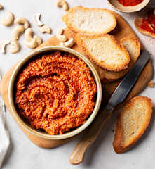 Roasted capsicum & cashew vegan spread