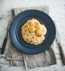 Risoto de champanhe com camarão e vieiras