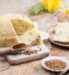 Ser domowy z kozieradką i czarnuszką
