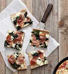 Pizza mit Walnüssen und Gorgonzola