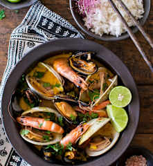 Guiso de mariscos con leche de coco