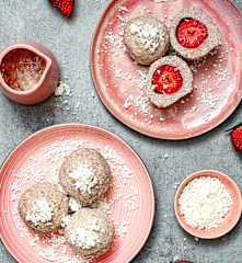 Bezlepkové jahodové knedlíky (low carb) v páře