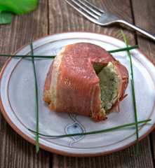 Turbantini allo speck con risotto alle erbe