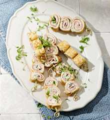 Crêpesröllchen mit Bärlauch-Frischkäse