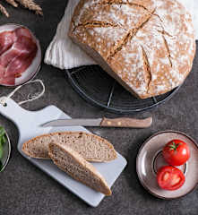 Chleb pszenno-jęczmienny na zakwasie żytnim