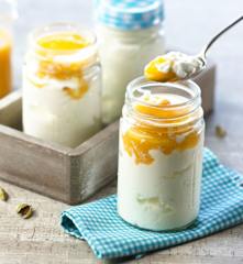 Faisselle et coulis d'abricot à la cardamome verte