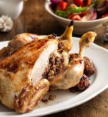 Pollo ripieno alle mandorle