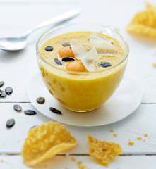 Gaspacho de melon, tuiles au parmesan