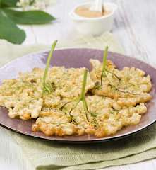 Gebackene Holunderblüten