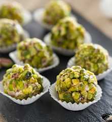 Bolitas de jamón con pistachos