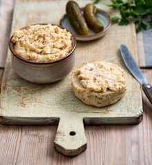 Pasta z wędzonym łososiem i porem