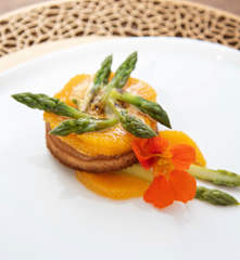 Financiers aux asperges vertes et oranges