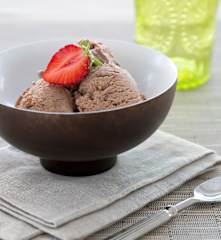 Παγωτό σοκολάτας πραλίνα