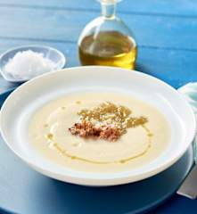 Crema de apio nabo con perlas de plancton y erizos