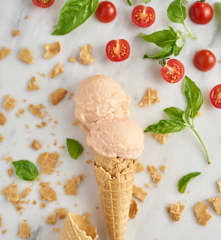 Sorvete de tomate com manjericão