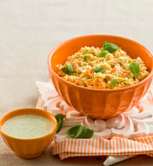 Salada com maionese de manjericão e lima