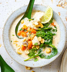 Soupe thaïe au lait de coco et au poulet