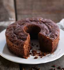 Bolo de noz e café