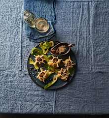 Reh-Dumplings mit Pak Choi