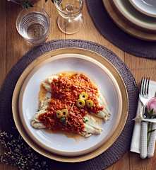 Filetto di pesce al vapore con salsa al pomodoro e olive (TM6)