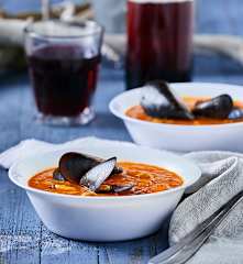 Minestrone di legumi con cozze