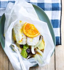 Papillotes de merlu fenouil, citron, olives