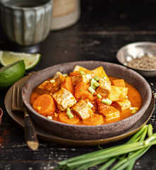 Curry au tofu fumé