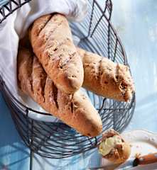 Walnuss-Chili-Baguettes