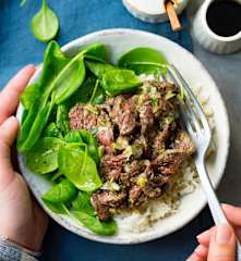 Bœuf thaï aux oignons et riz basmati