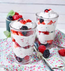 Früchte-Dickmilch-Dessert