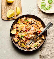 Arroz de salmão e cogumelos