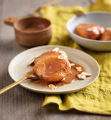 Peras con salsa de canela al vacío