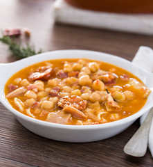 Garbanzos con oreja