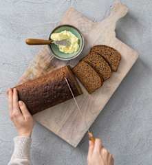 Fig and walnut bread