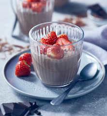 Schoko-Quark-Pudding mit Erdbeeren