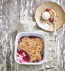 Crumble de amora e maçã