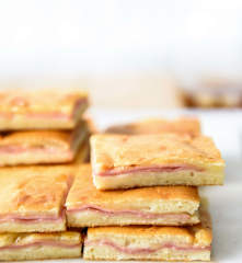 Tarta de jamón y queso con masa licuada